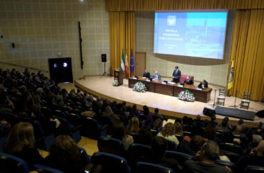 Francisco Oliva, durante su discurso en el Día de la Universidad