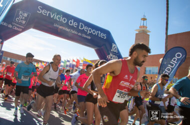 Participantes en la Carrera Popular de la UPO de 2023