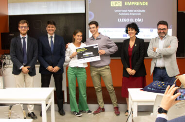 Desde la izquierda, José María Cruz (Sevill FC), Daniel Escacena (director de Andalucía Emprende), María Yórquez, José Ramón Caballos, Amapola Povedano y Javier Ramos.