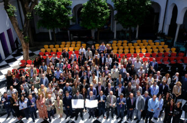 Firma de la ‘Declaración de Sevilla sobre el Patrimonio Universitario' (foto de grupo)