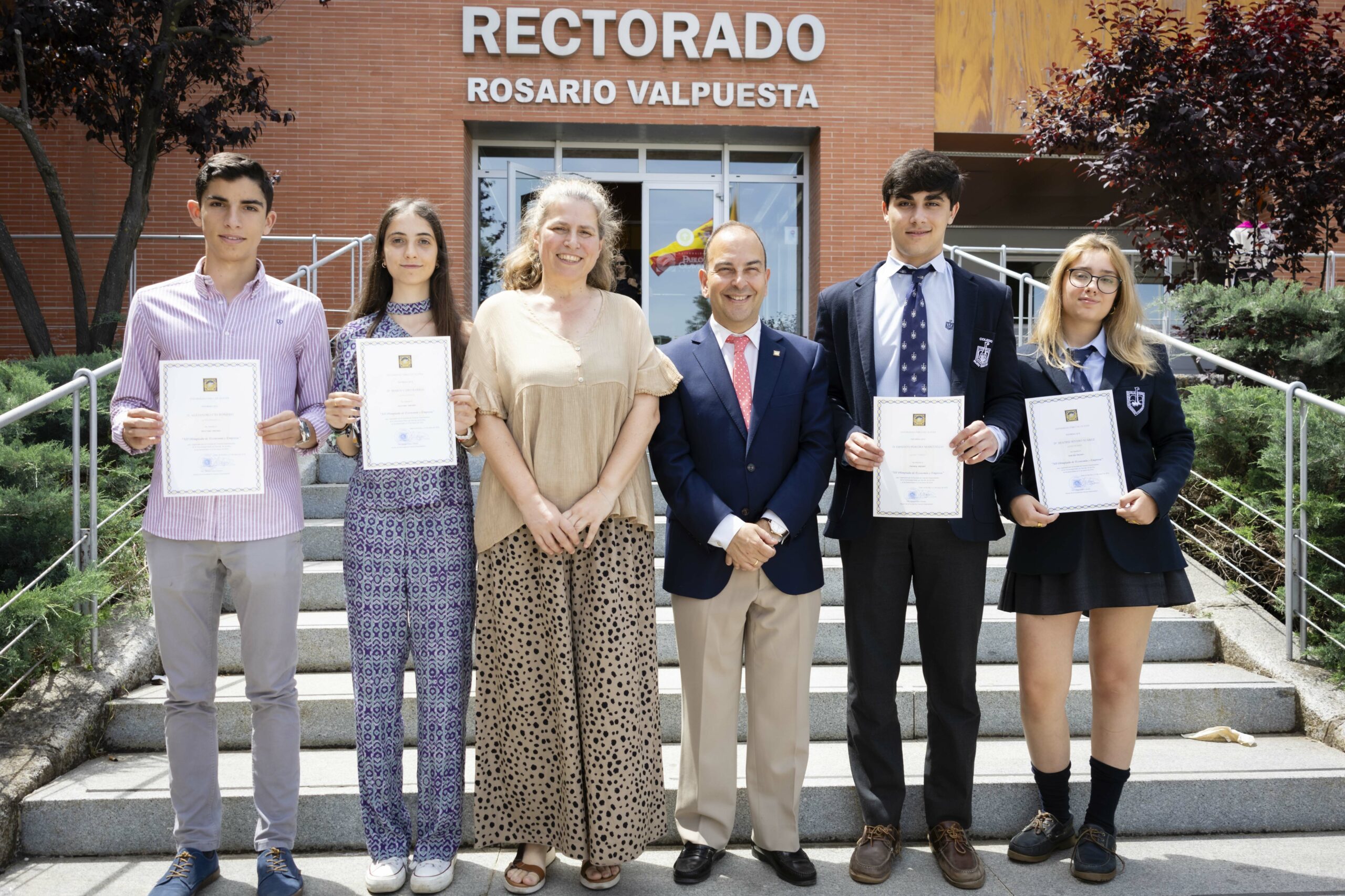 Alejandro Cid Romero, María Caro Barral, Cecilia Téllez Valle, Álvaro López Cabrales, Ernesto Pereira Marcuello y Beatriz Rivero Suárez.