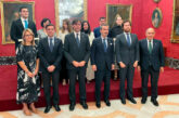 Foto de familia de los Premios Universitarios Real Maestranza de Caballería de Sevilla