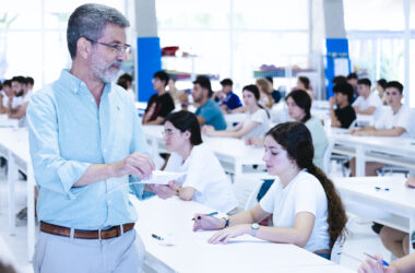 Aula de examen de la PEvAU en el campus de la UPO.