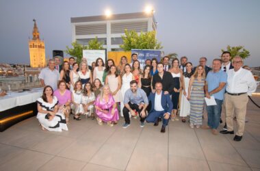 Foto de clausura de la clausura la quinta edición de su máster en ‘Técnicas Avanzadas en Medicina Estética, Cosmética y Regenerativa’