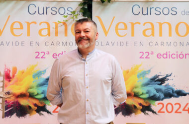 El doctor Juan Manuel Poyato en la sede de la UPO en Carmona