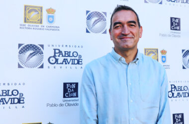 Samuel Chaves en la sede de la UPO en Carmona