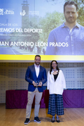 Juan A. León y África Calvo