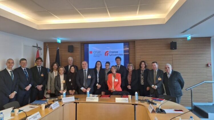 Representantes de Conferencia de Rectores y Rectoras de las Universidades Españolas (CRUE) y France Universités