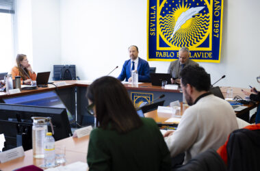 Ramón Herrera preside la Comisión celebrada en la UPO