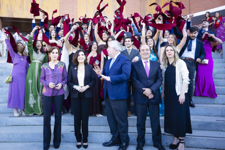 Graduación 2025 de Relaciones Laborales y RRHH y del doble grado con Derecho
