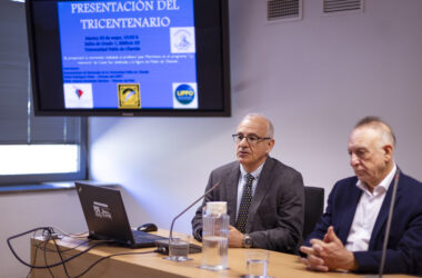 Rafael Rodríguez y Pablo Antonio Fernández en la presentación del Tricentenario