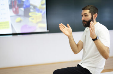 Francisco Díaz durante el Seminario 'Salud comunitaria y autonomía personal: procesos de creación de prótesis en colectivo'