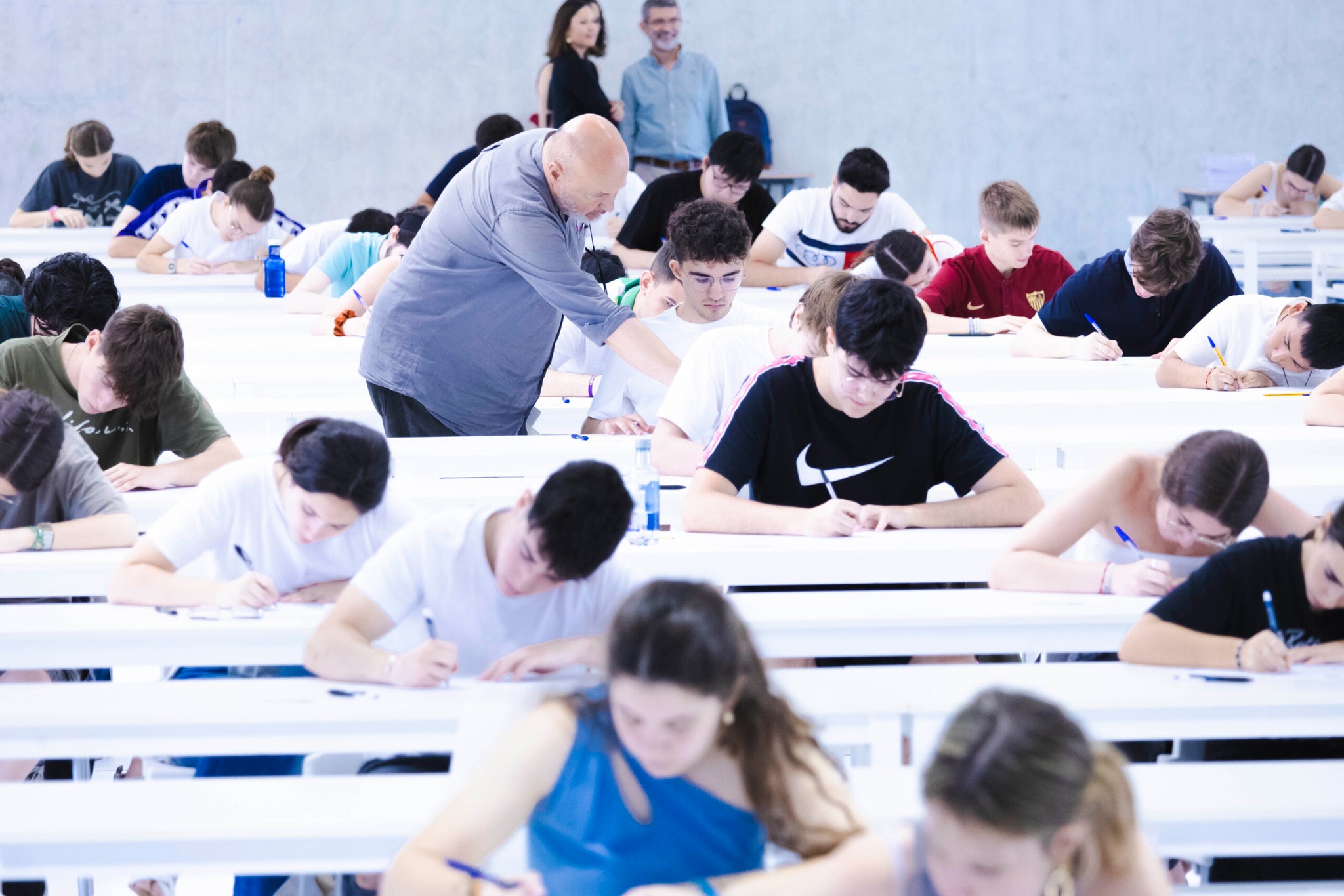 👩🧑 Una vez finalizado el proceso de automatrícula, serán cerca de 1700 los/las estudiantes de 35 centros de la provincia de Sevilla que se examinarán de la PAU ordinaria de junio en el campus de la UPO.📲 Una vez realizadas las pruebas, las calificaciones se publicarán el 12 de junio, a través de SMS, email y en los vuestros servicios personales de la web www.upo.es.📌 Y recordad: el plazo de preinscripción en las universidades públicas andaluzas es del 12 al 23 de junio, de forma telemática a través del Distrito Único Andaluz.Desde la UPO os deseamos muchísima suerte. Sabemos todo lo que lleváis recorrido. Ahora solo queda demostrarlo 💪Enlace a la noticia en el link de la Bio.#PAU2025 #SelectividadUPO #LaOlavideEresTú #FuturoUPO #AccesoUniversidad #EstudiantesUPO