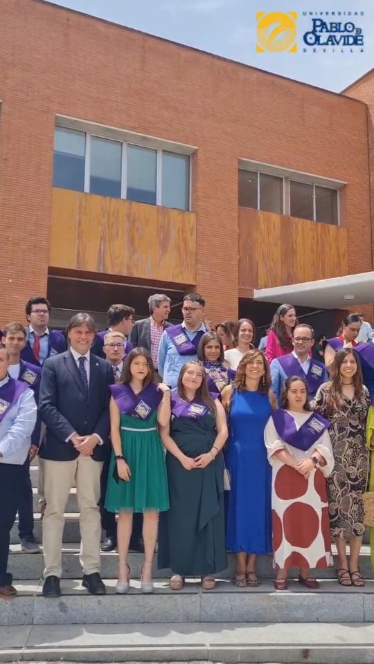 🎓 Confiar en uno mismo. Sentirse capaz. Saber que puedes.Eso es lo que representa hoy la graduación del alumnado de la octava edición del programa FEVIDA de la Universidad Pablo de Olavide.Durante este curso, 17 jóvenes estudiantes con discapacidad intelectual han demostrado que, con formación, apoyo y oportunidades reales, es posible avanzar hacia una vida más autónoma y acceder al empleo con confianza.FEVIDA no es solo un título propio. Es un paso firme hacia la inclusión universitaria. Es creer en las personas. Es construir una sociedad donde todas las capacidades cuentan.Gracias a entidades como @fundaciononce @asocpazybien y @downsevilla , a las empresas colaboradoras y al compromiso de todo el equipo por hacerlo posible. Sobre todo, gracias a ellos y ellas por recordarnos que el futuro se construye confiando en uno mismo.¡Enhorabuena! 👏#FEVIDA #UniDiversidad #EducaciónInclusiva #LaOlavideEresTú #UniversidadPública #UniversidadPablodeOlavide