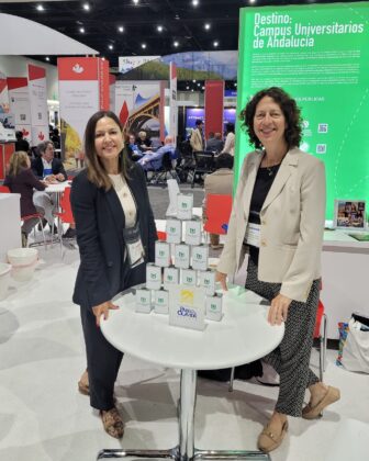 Marián Morón y Joanna Wandycz en la Feria NAFSA