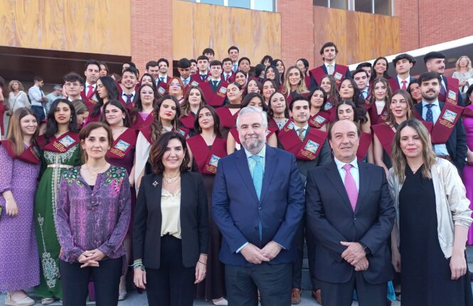 Promoción 2021/25 del Grado en Relaciones Laborales de la UPO