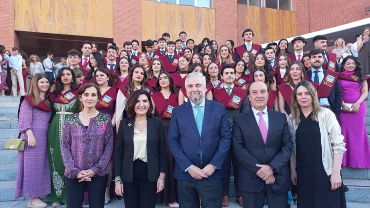 Promoción 2021/25 del Grado en Relaciones Laborales de la UPO