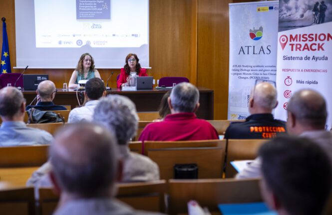 Aurora Villalobos y Antonia Jiménez en la presentación de las Jornadas