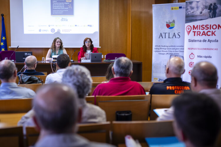 Aurora Villalobos y Antonia Jiménez en la presentación de las Jornadas