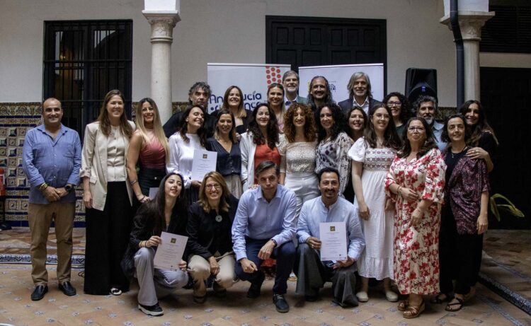 El acto de clausura finalizó con la entrega de diplomas a los alumnos y alumnas