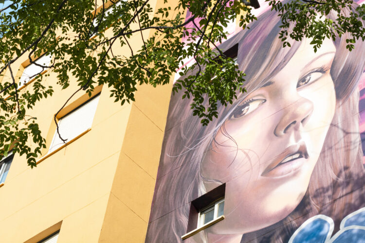 Imagen https://www.upo.es/diario/wp-content/uploads/2025/07/Complejo-Univ-Flora-Tristan_mural-750x500.jpg