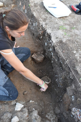 Estudiante del Seminario de Arqueología en el Palazzo de Villa Adriana