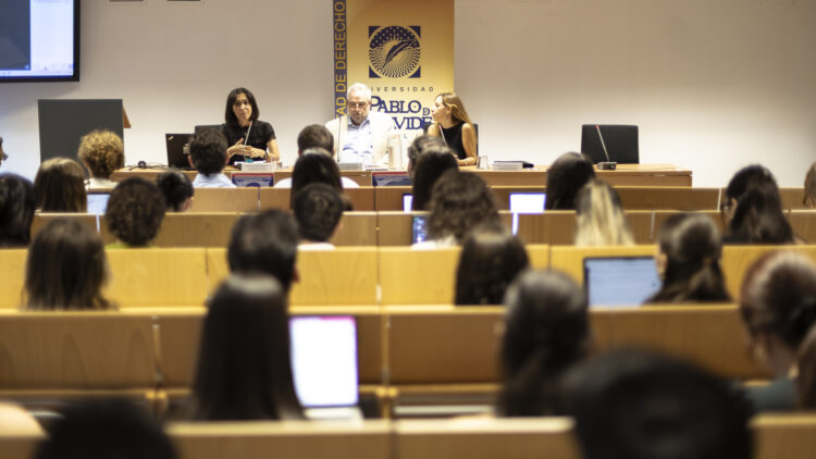 M. del Valle Sierra, César Hornero y Viviana Caruso en la presentación de las Jornadas