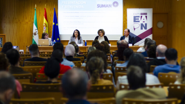 Gemma García, Rosa M. Siverio, Laura Gómez y Manuel Asencio en la presentación de 'Voces que suman'