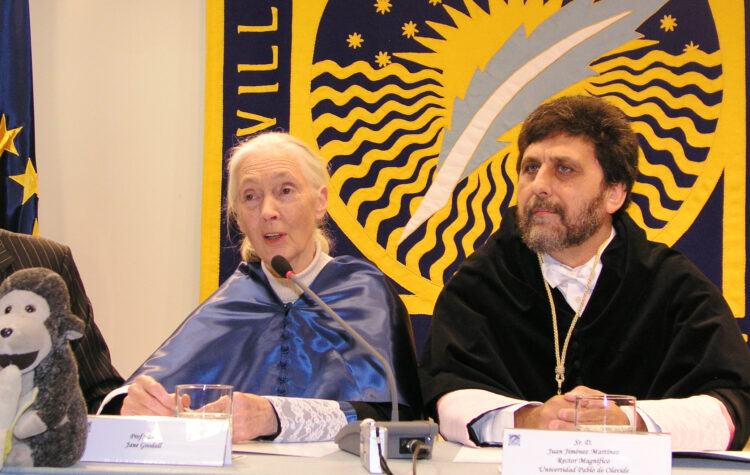 Jane Goodall junto al rector Juan Jiménez, en 2009 en la Olavide