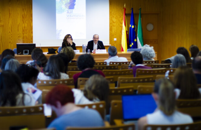 Mercedes Rico y Raúl Álvarez en la inauguración de las IV Jornadas Estatales de Voluntariado