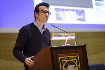 Igor Pérez Tostado durante su conferencia