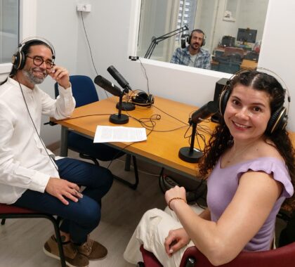 Luis Navarro, Tatiana García y Javier Águila en el estudio de RadiOlavide