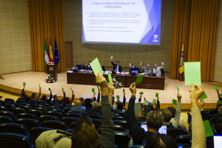 Sesión del Claustro en la que el rector ha expuesto su informe de Gestión 2025