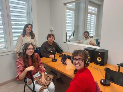 Estudiates de Filosofía con Marian Pérez Bernal en el estudio de RadiOlavide