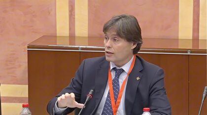 Francisco Oliva en su comparecencia en el Parlamento andaluz como portavoz de las Universidades Públicas