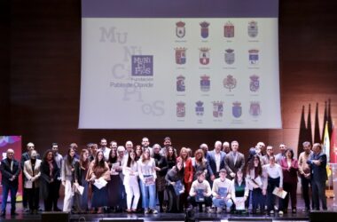 Foto de familia de la entrega de Premios de Bachillerato