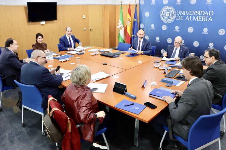 Pilar Paneque se ha incorporado al encuentro de los rectores andaluces