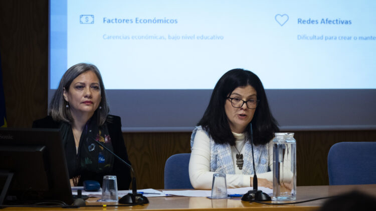 Rosa M. Varela y Verónica Plata durante la presentación del Estudio