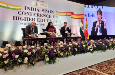 Francisco Oliva durante su intervención en la India–Spain Conference on Higher Education