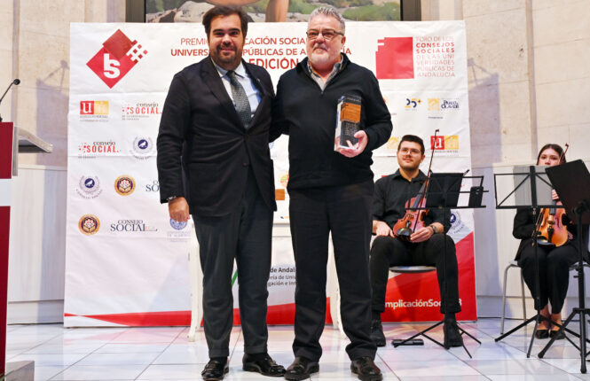 Iván Pestaña y Juan Manuel González en los Premios Implicación Social