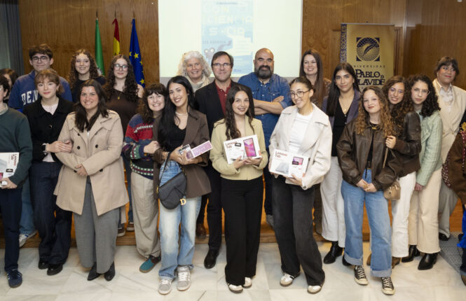 Foto de familia de la entrega de los premios Con-Ciencia Social