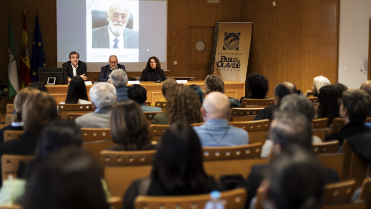 Juan Miguel Gómez Espino, José Antonio Sánchez Medina y Encarnación Pedrero García en la apertura del Homenaje