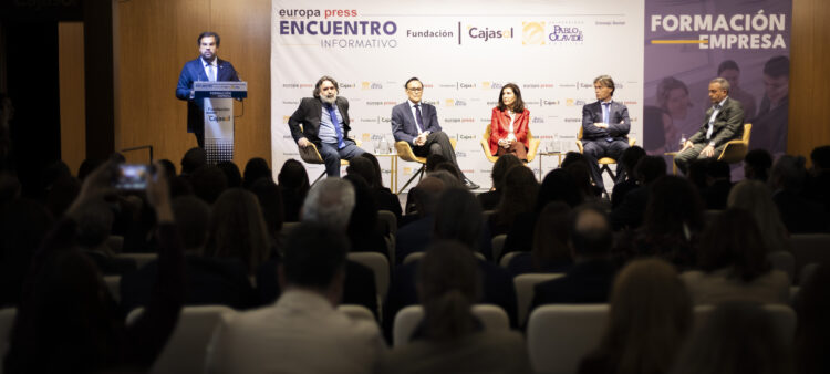Iván Pestaña interviene en el Encuentro Francisco Oliva en el encuentro 'Formación y Empresa'