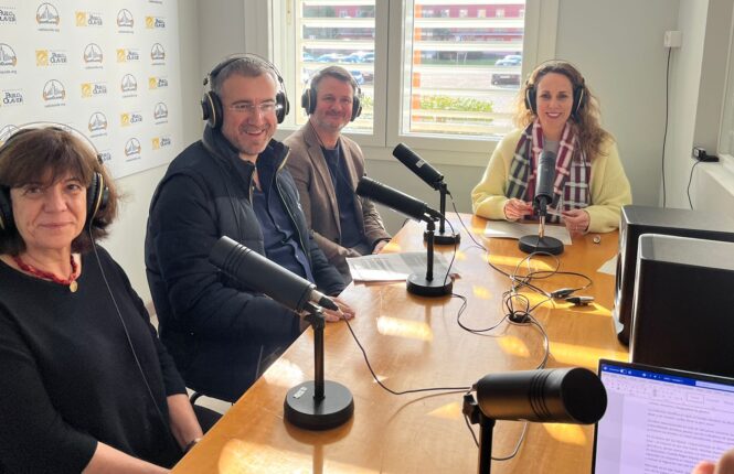 Presentan: María José Molina y Candelaria Terceño Realización y edición: Manuel Romero