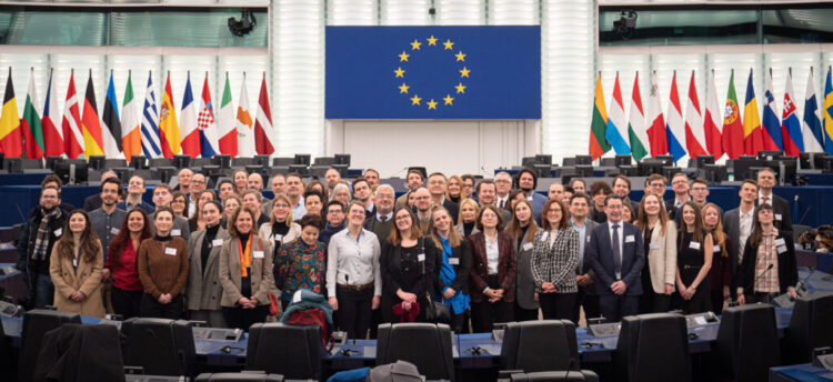 Responsables de EPICUR en la sede de la Comisión