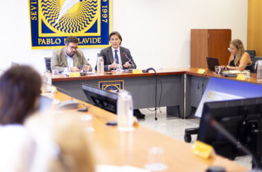 Iván Pestaña y Francisco Oliva, en el Consejo Social de la Universidad