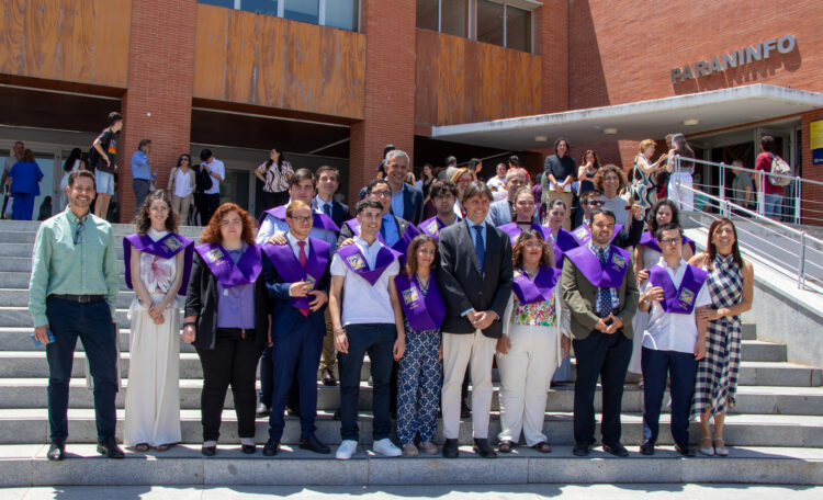 Estudiantes graduados en la novena edición del título propio ‘FEVIDA’
