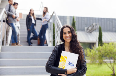Estudiantes en el campus de la Universidad Pablo de Olavide