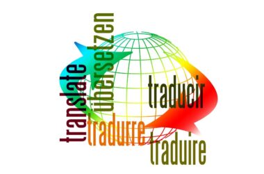 ilustración (la palabra 'traducir' en varios idiomas sobre el fondo de un globo terráqueo)