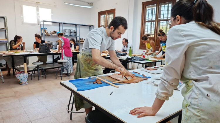 'Curso práctico de cerámica artesanal. La alquimia del barro'
